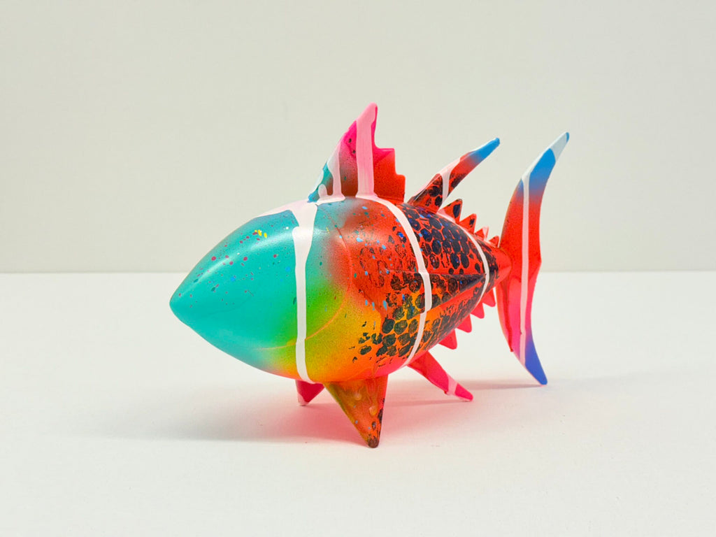 Escultura atún de colores 3